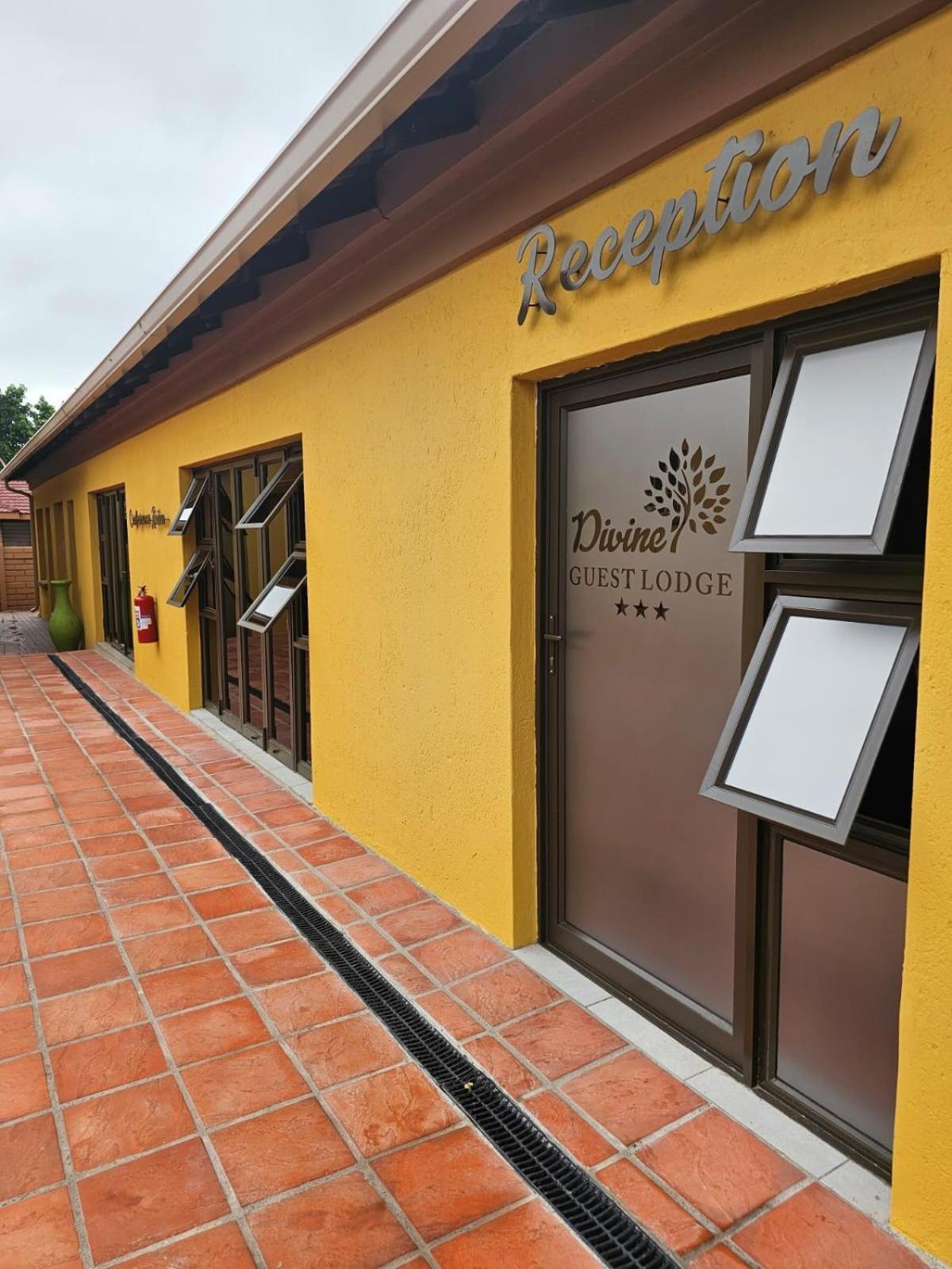Divine Guest Lodge Рюстенбург Экстерьер фото